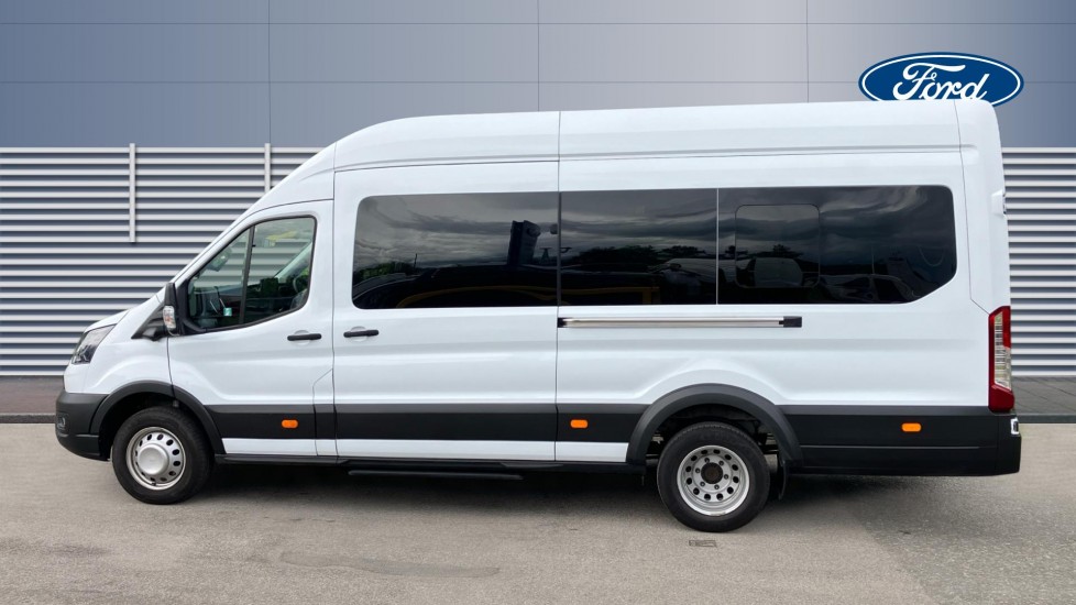 Ford Transit Minibus Transit 460 L4 Minibus Diesel Rwd 2.0 EcoBlue 165ps H3 17 Seater Trend [Nav] - Image 4