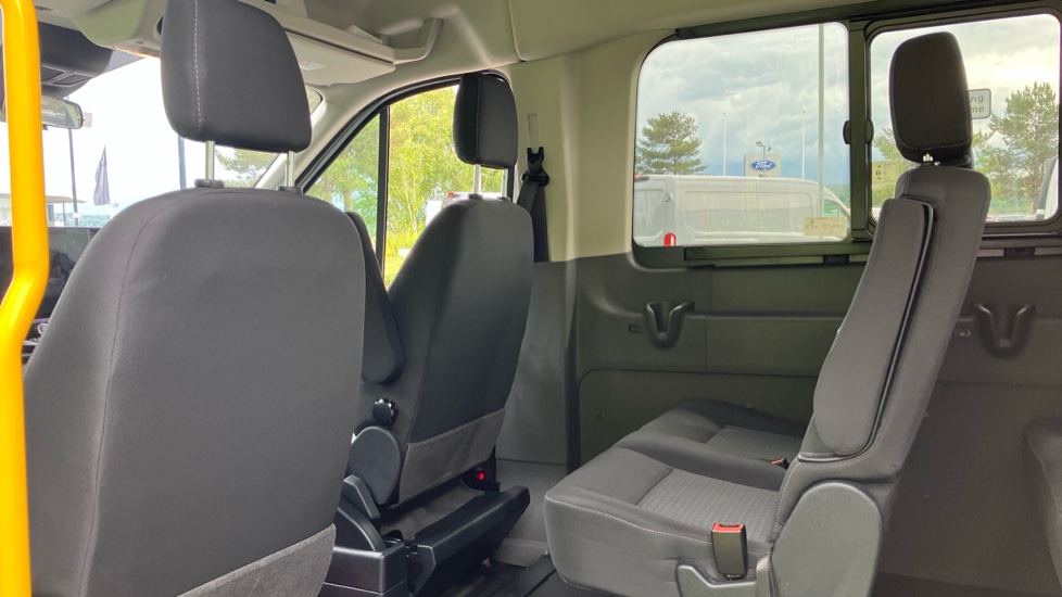 Ford Transit Minibus Transit 460 L4 Minibus Diesel Rwd 2.0 EcoBlue 165ps H3 17 Seater Trend [Nav] - Image 5