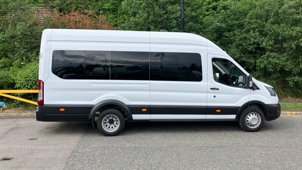 Ford Transit Minibus Transit 460 L4 Minibus Diesel Rwd 2.0 EcoBlue 165ps H3 17 Seater Trend [Nav] - Image 9