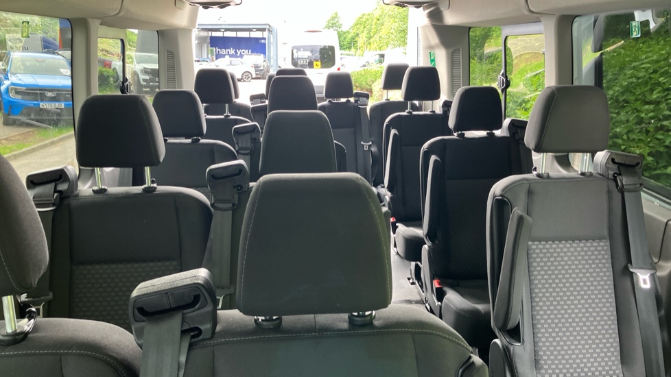 Ford Transit Minibus Transit 460 L4 Minibus Diesel Rwd 2.0 EcoBlue 165ps H3 17 Seater Trend [Nav] - Image 18