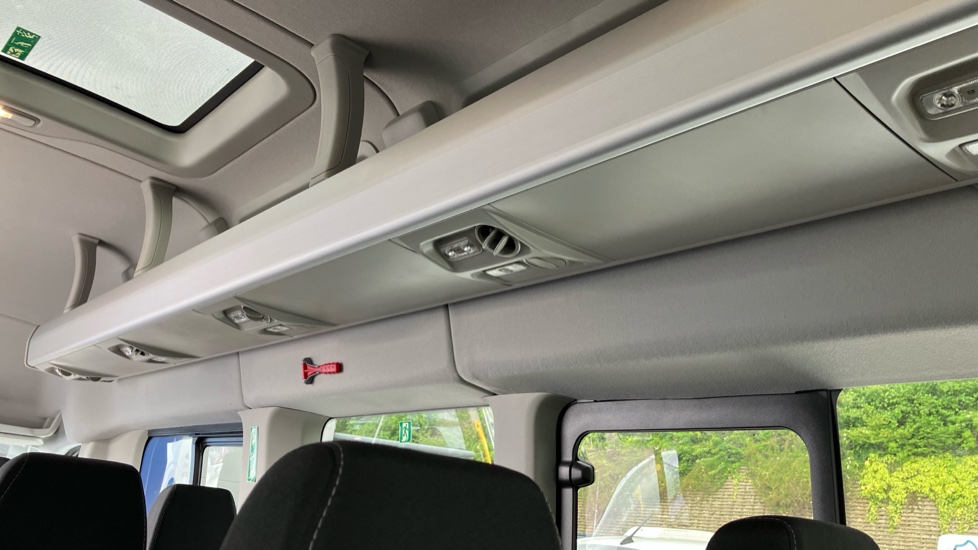 Ford Transit Minibus Transit 460 L4 Minibus Diesel Rwd 2.0 EcoBlue 165ps H3 17 Seater Trend [Nav] - Image 30