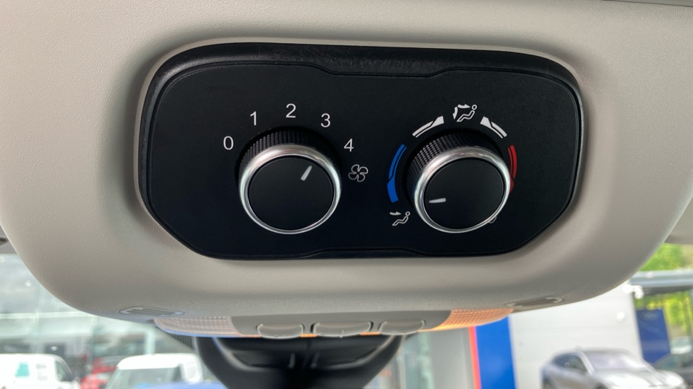 Ford Transit Minibus Transit 460 L4 Minibus Diesel Rwd 2.0 EcoBlue 165ps H3 17 Seater Trend [Nav] - Image 35