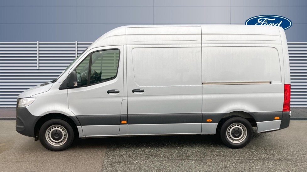 Mercedes-Benz Sprinter 315Cdi L2 Diesel Rwd 3.5t H2 Pro Van 9G-Tronic - Image 4