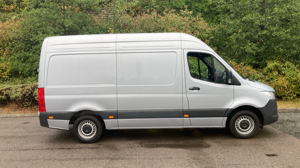 Mercedes-Benz Sprinter 315Cdi L2 Diesel Rwd 3.5t H2 Pro Van 9G-Tronic - Image 9