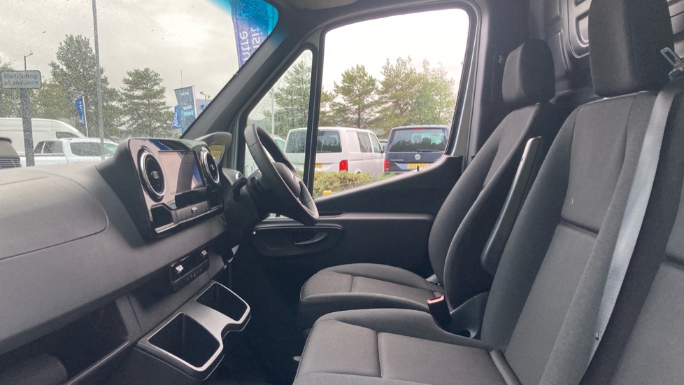Mercedes-Benz Sprinter 315Cdi L2 Diesel Rwd 3.5t H2 Pro Van 9G-Tronic - Image 13