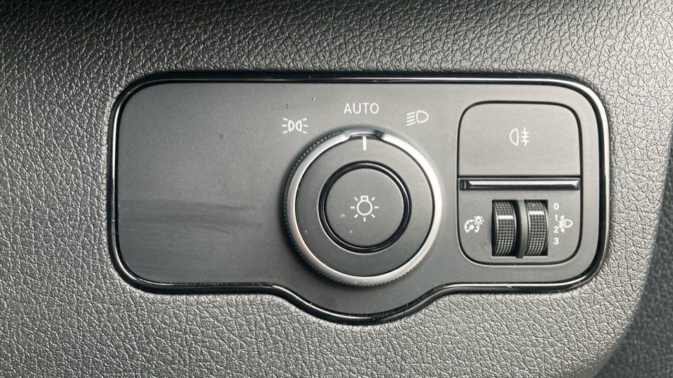 Mercedes-Benz Sprinter 315Cdi L2 Diesel Rwd 3.5t H2 Pro Van 9G-Tronic - Image 24