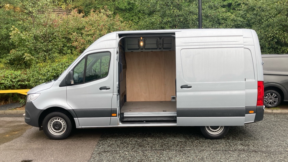 Mercedes-Benz Sprinter 315Cdi L2 Diesel Rwd 3.5t H2 Pro Van 9G-Tronic - Image 31