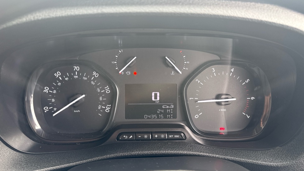 Citroen Dispatch Xl Diesel 1000 1.5 BlueHDi 100 Van Enterprise Edition - Image 19