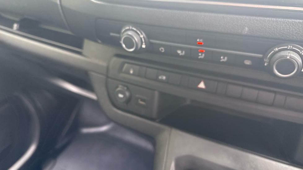 Citroen Dispatch Xl Diesel 1000 1.5 BlueHDi 100 Van Enterprise Edition - Image 23
