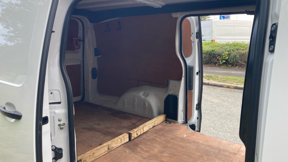 Citroen Dispatch Xl Diesel 1000 1.5 BlueHDi 100 Van Enterprise Edition - Image 25
