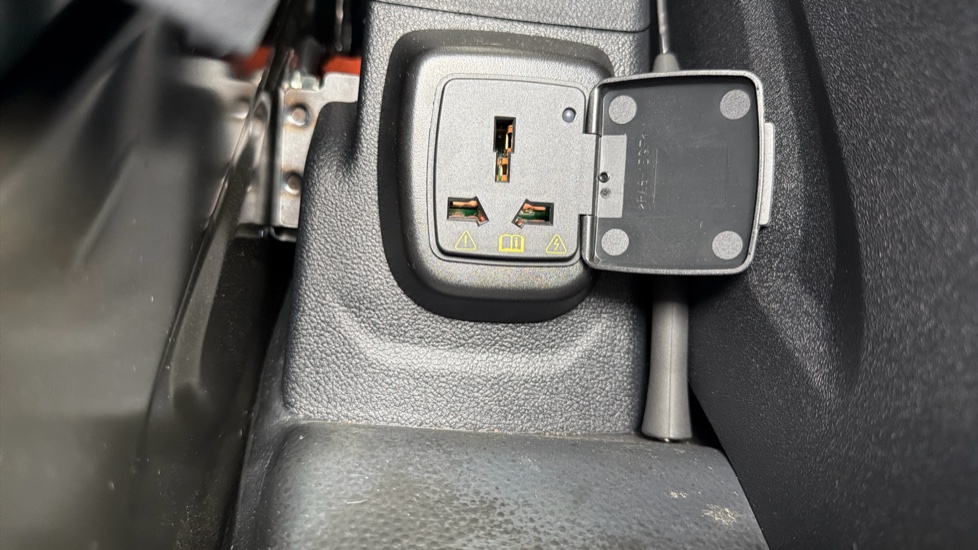 Ford Transit E-350 L3 Rwd 135kW 68kWh H2 Trend Van Auto [DAP] - Image 36