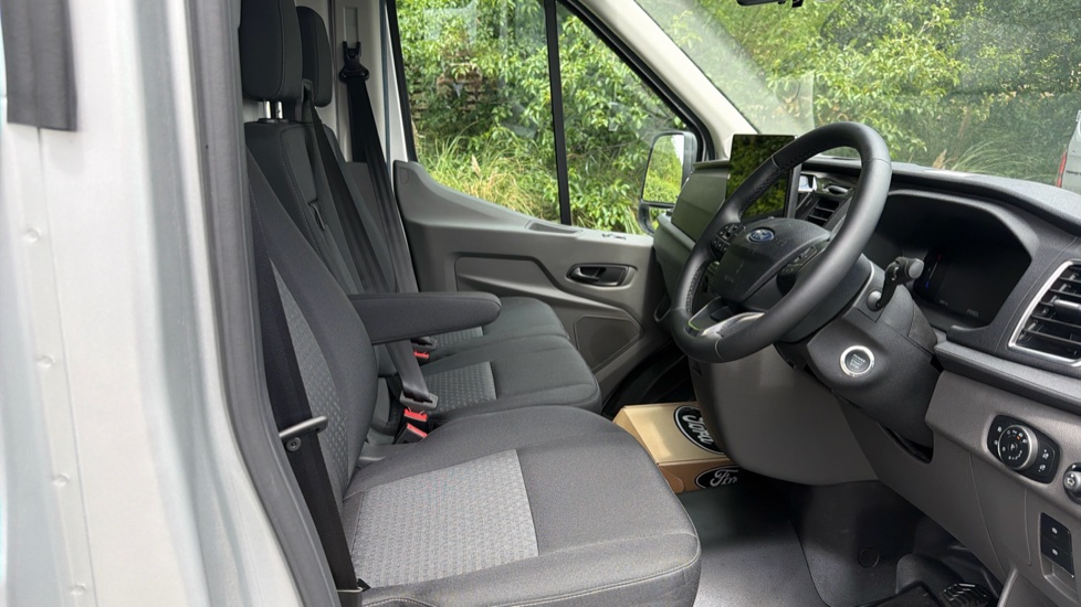 Ford Transit E-350 L3 Rwd 135kW 68kWh H2 Trend Van Auto [DAP] - Image 6