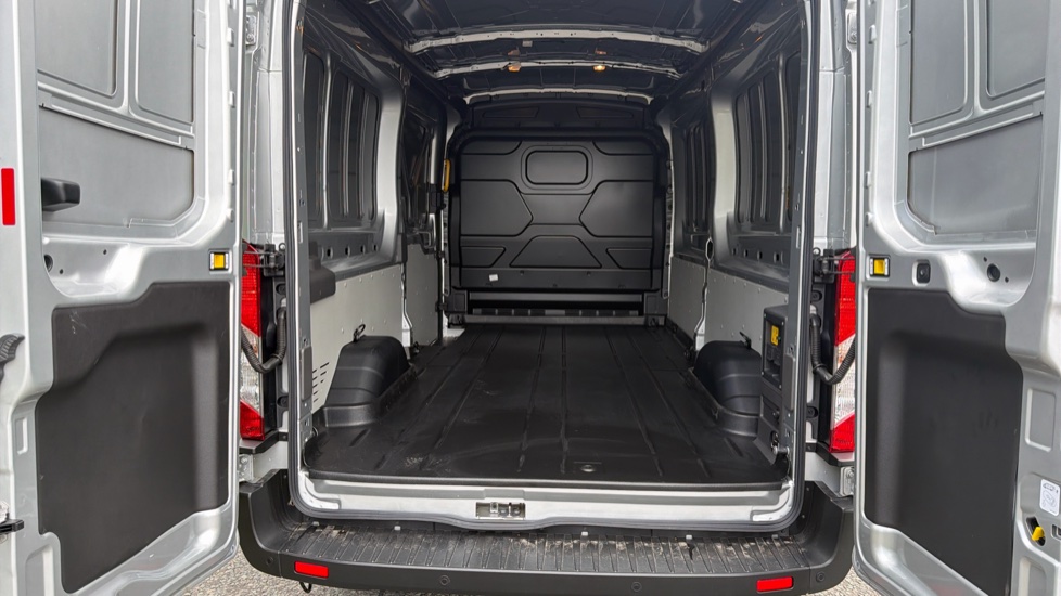 Ford Transit E-350 L3 Rwd 135kW 68kWh H2 Trend Van Auto [DAP] - Image 12