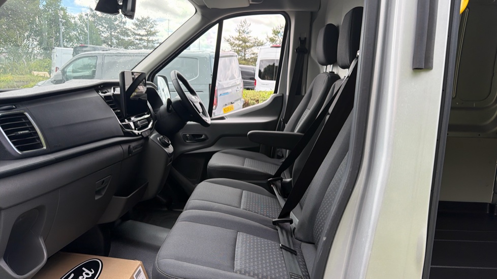 Ford Transit E-350 L3 Rwd 135kW 68kWh H2 Trend Van Auto [DAP] - Image 13