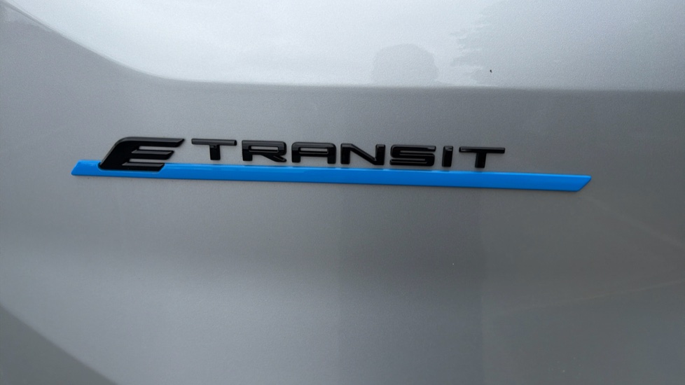 Ford Transit E-350 L3 Rwd 135kW 68kWh H2 Trend Van Auto [DAP] - Image 21