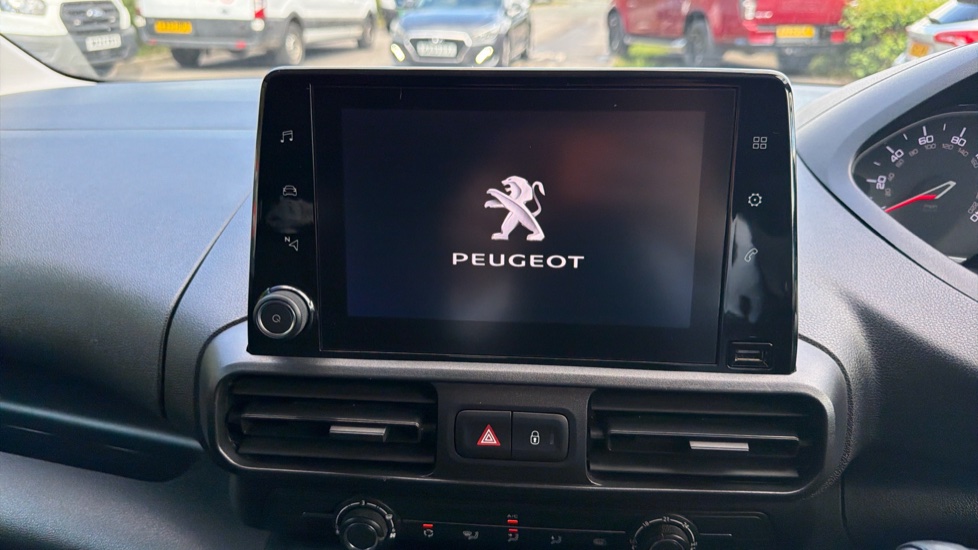Peugeot Partner Standard Diesel 1000 1.5 BlueHDi 100 Professional Premium + Van - Image 15