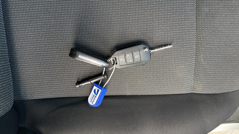 Peugeot Partner Standard Diesel 1000 1.5 BlueHDi 100 Professional Premium + Van - Image 20