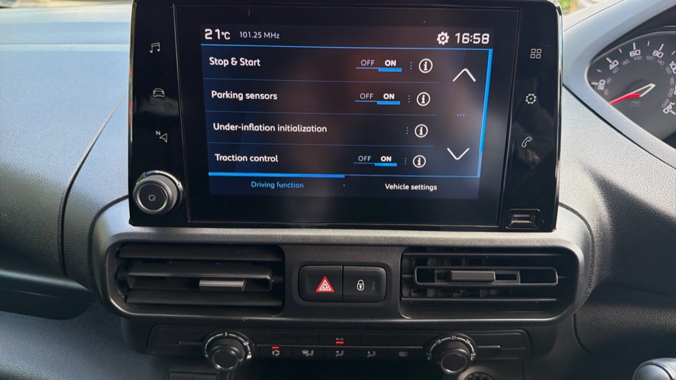 Peugeot Partner Standard Diesel 1000 1.5 BlueHDi 100 Professional Premium + Van - Image 24