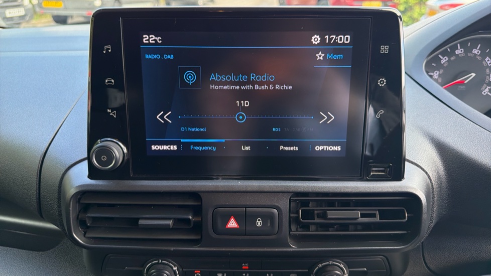 Peugeot Partner Standard Diesel 1000 1.5 BlueHDi 100 Professional Premium + Van - Image 28