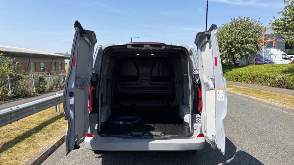 Ford Transit Custom E-320 L1 Rwd 100kW 65kWh H1 Van Limited Auto - Image 3