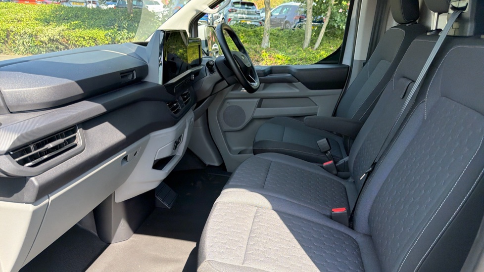 Ford Transit Custom E-320 L1 Rwd 100kW 65kWh H1 Van Limited Auto - Image 13