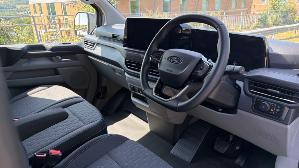 Ford Transit Custom E-320 L1 Rwd 100kW 65kWh H1 Van Limited Auto - Image 16