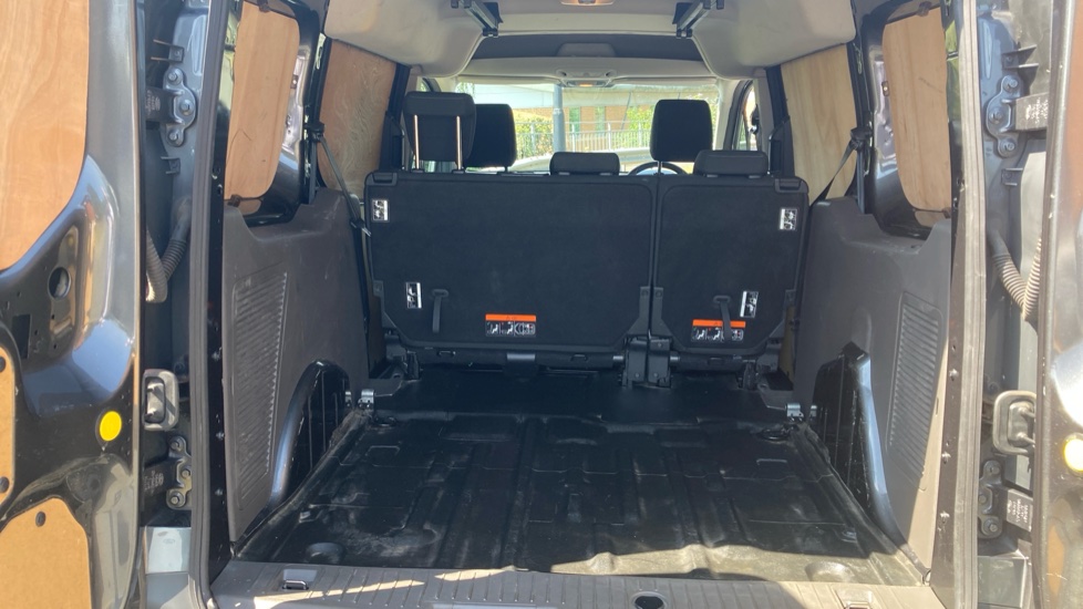 Ford Transit Connect 240 L2 Diesel 1.5 EcoBlue 100ps Trend D/Cab Van - Image 12