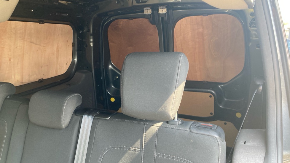Ford Transit Connect 240 L2 Diesel 1.5 EcoBlue 100ps Trend D/Cab Van - Image 14