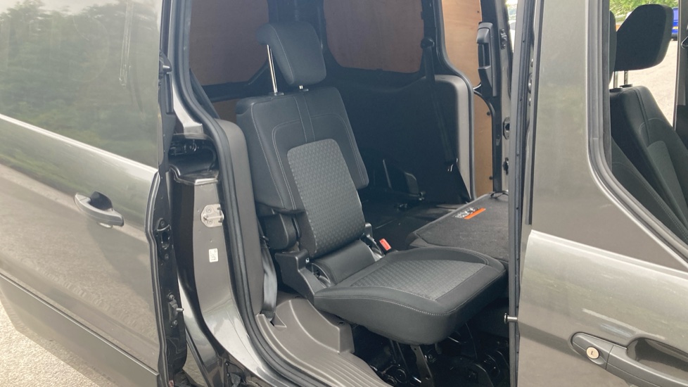 Ford Transit Connect 240 L2 Diesel 1.5 EcoBlue 100ps Trend D/Cab Van - Image 5