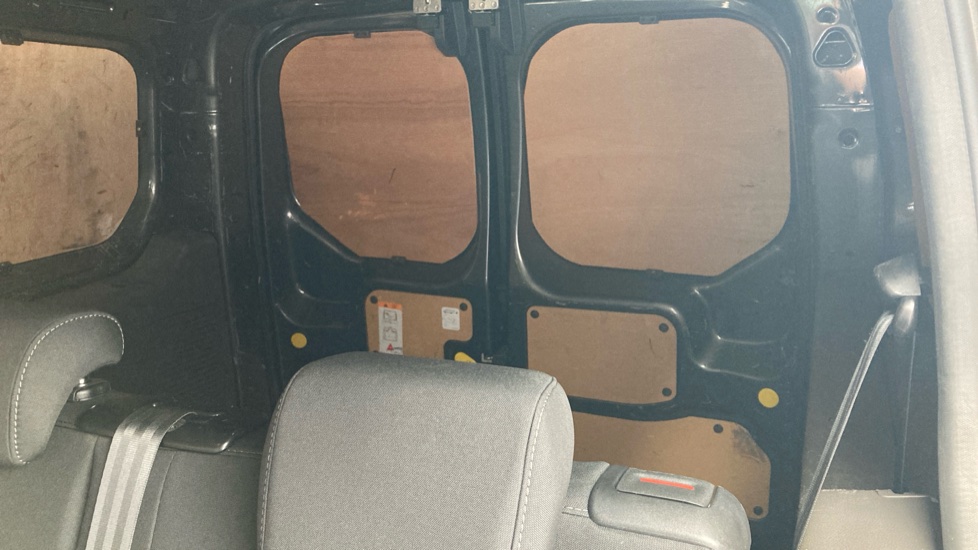 Ford Transit Connect 240 L2 Diesel 1.5 EcoBlue 100ps Trend D/Cab Van - Image 14