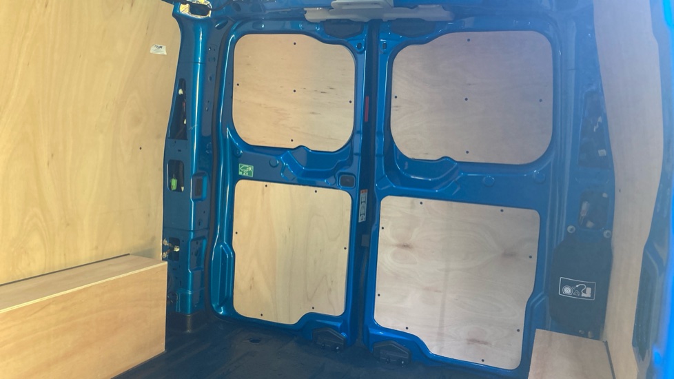 Ford Transit Custom E-320 L1 Rwd 160kW 65kWh H1 Van Sport Auto - Image 14