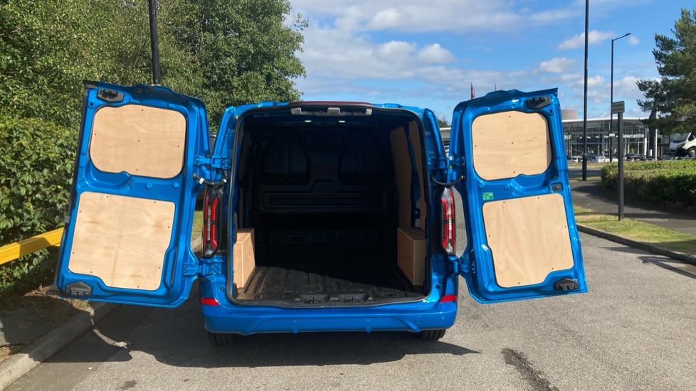 Ford Transit Custom E-320 L1 Rwd 160kW 65kWh H1 Van Sport Auto - Image 21