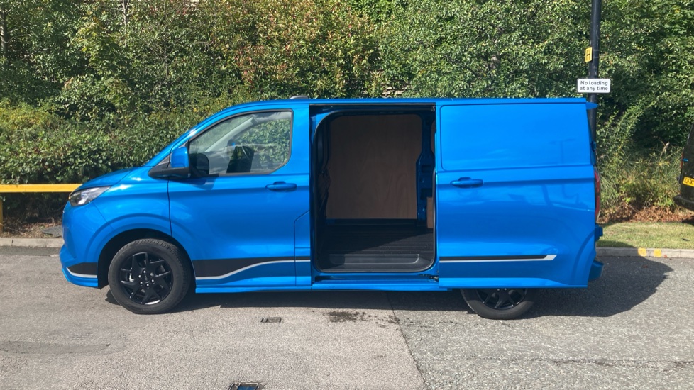Ford Transit Custom E-320 L1 Rwd 160kW 65kWh H1 Van Sport Auto - Image 32