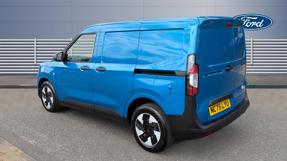 Ford Transit Courier E-Transit Courier 100kW 43kWh Trend Van Auto - Image 2