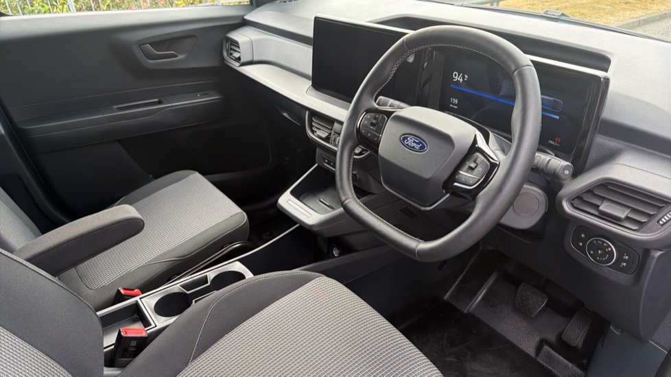 Ford Transit Courier E-Transit Courier 100kW 43kWh Trend Van Auto - Image 16