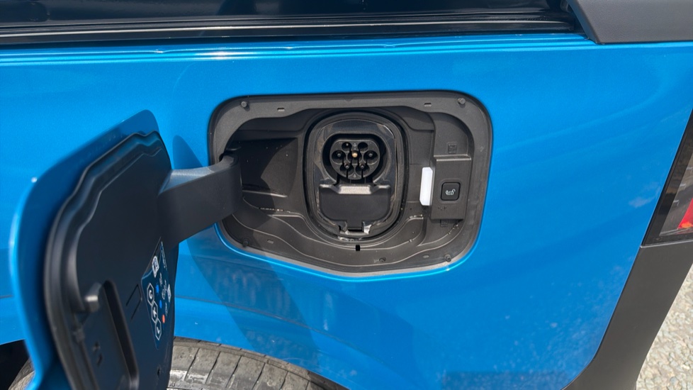 Ford Transit Courier E-Transit Courier 100kW 43kWh Trend Van Auto - Image 33