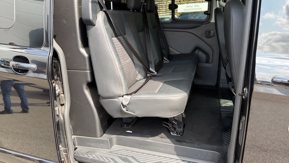 Ford Transit Custom 320 L1 Diesel Fwd 2.0 EcoBlue 170ps Low Roof D/Cab Sport Van - Image 5