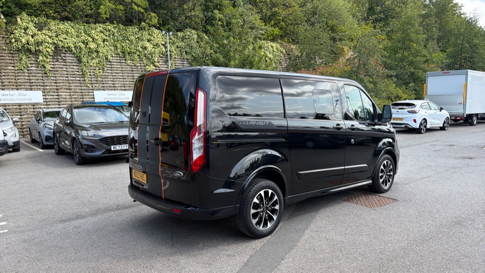 Ford Transit Custom 320 L1 Diesel Fwd 2.0 EcoBlue 170ps Low Roof D/Cab Sport Van - Image 10