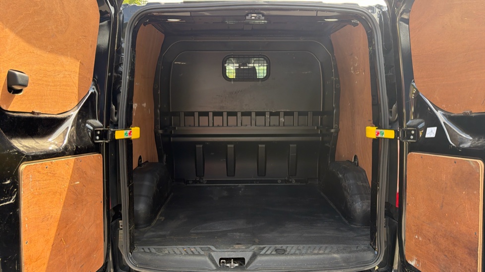 Ford Transit Custom 320 L1 Diesel Fwd 2.0 EcoBlue 170ps Low Roof D/Cab Sport Van - Image 12