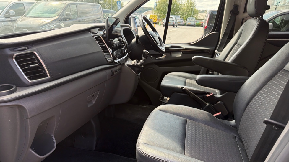 Ford Transit Custom 320 L1 Diesel Fwd 2.0 EcoBlue 170ps Low Roof D/Cab Sport Van - Image 13