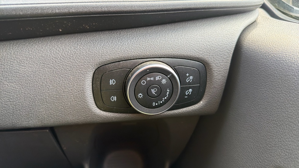 Ford Transit Custom 320 L1 Diesel Fwd 2.0 EcoBlue 170ps Low Roof D/Cab Sport Van - Image 26