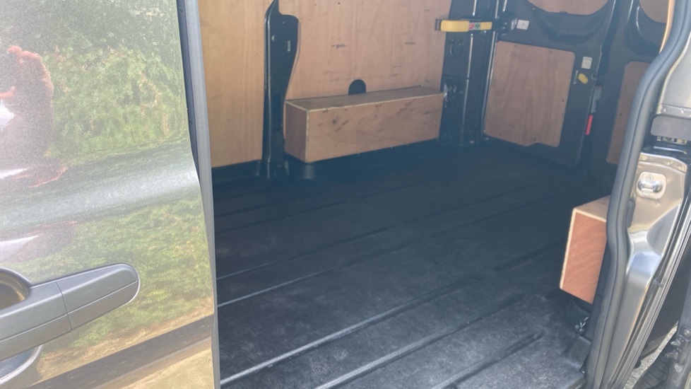 Ford Transit Custom 280 L1 Diesel Fwd 2.0 EcoBlue 130ps Low Roof Trend Van - Image 6
