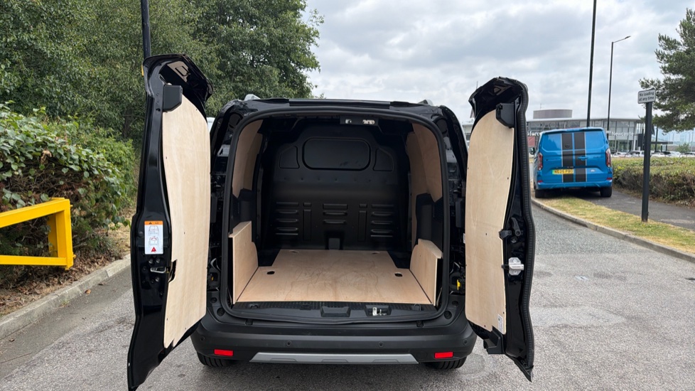 Ford Transit Courier Diesel 1.5 EcoBlue Active Van - Image 3