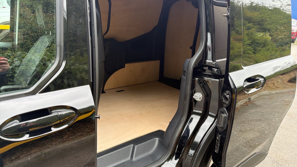 Ford Transit Courier Diesel 1.5 EcoBlue Active Van - Image 5