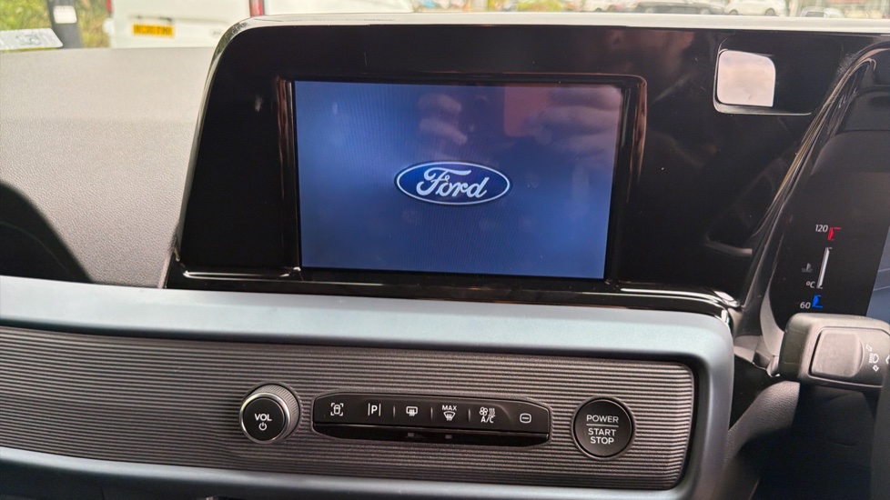 Ford Transit Courier Diesel 1.5 EcoBlue Active Van - Image 15