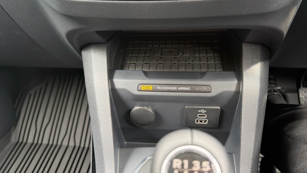 Ford Transit Courier Diesel 1.5 EcoBlue Active Van - Image 30