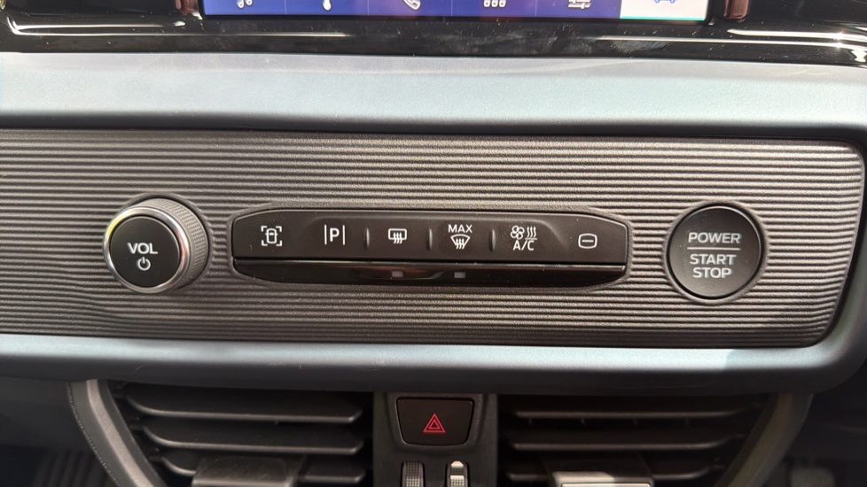 Ford Transit Courier Diesel 1.5 EcoBlue Active Van - Image 31