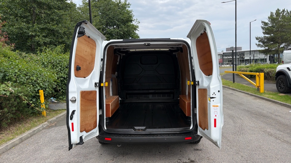 Ford Transit Custom 300 L1 Diesel Fwd 2.0 EcoBlue 130ps Low Roof Trail Van - Image 3