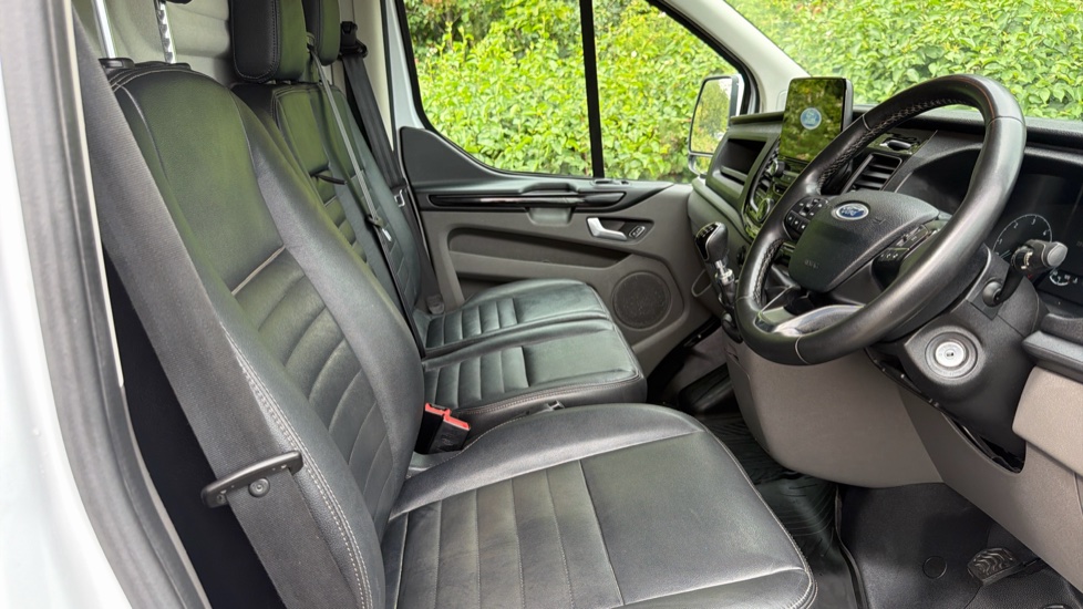 Ford Transit Custom 300 L1 Diesel Fwd 2.0 EcoBlue 130ps Low Roof Trail Van - Image 6