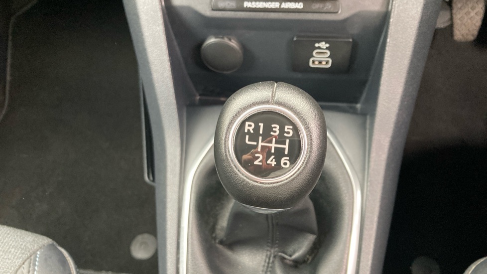 Ford Transit Courier Diesel 1.5 EcoBlue Active Van - Image 25